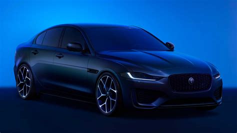 Jaguar XE su strada