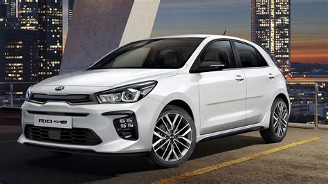 Kia Rio GT Line vista frontale con fari a LED