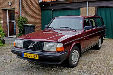 Schema tecnico della Volvo 240 Polar con dimensioni
