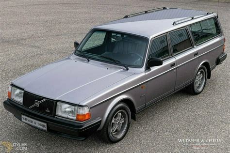 Volvo 240 Polar restaurata in esposizione