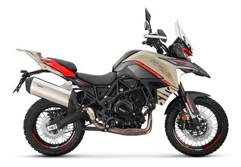 Tavola comparativa delle principali caratteristiche dei modelli Benelli TRK e Leoncino