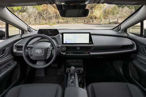 Toyota Prius 2023 cruscotto