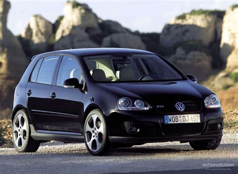 Volkswagen Golf V GTI su strada