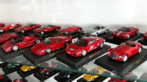 Collezione di modellini di auto statiche