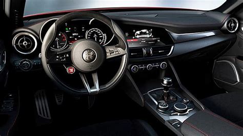 Interni dell'Alfa Romeo GT Coupé