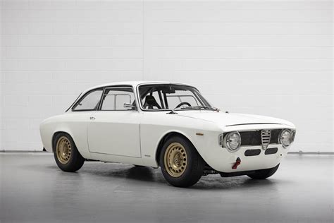 Alfa Romeo Giulia Sprint GTA 1600 in gara