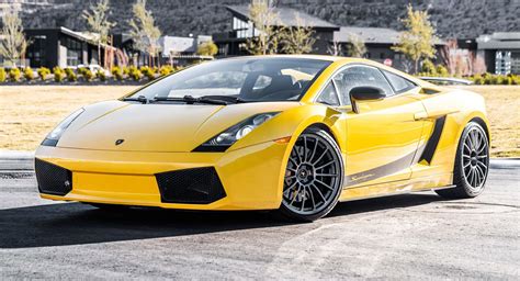 Lamborghini Gallardo Superleggera in azione su pista