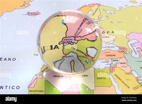 Mappa dell'Europa che evidenzia la Svizzera come paese in cui il suicidio assistito è legale