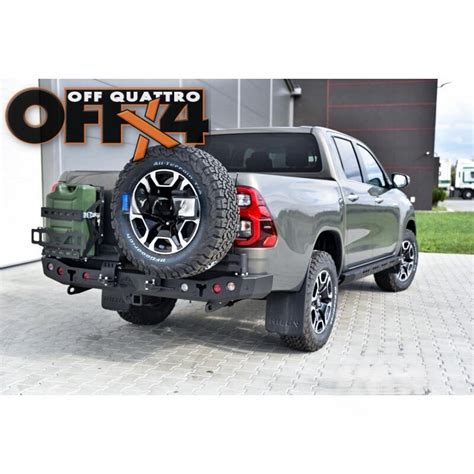 Toyota Hilux con cancello portaruota di scorta posteriore