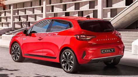 Nuova Mitsubishi Colt in ambiente urbano