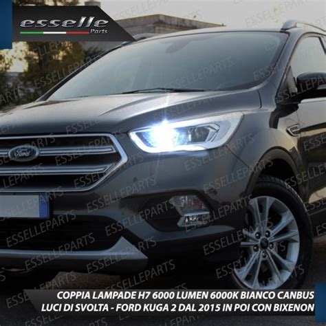 Ford Kuga frontale con fari LED Matrix