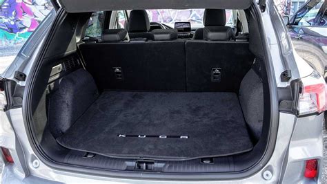 Bagagliaio Ford Kuga con divano scorrevole