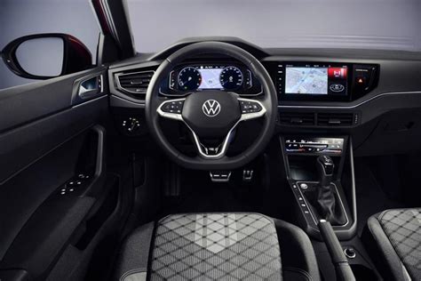 Interni Volkswagen Taigo con display infotainment