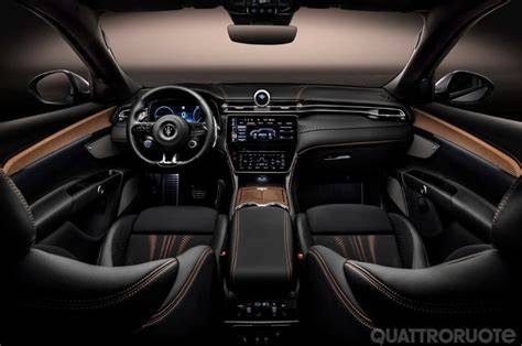 Interni in pelle di una Maserati Coupé