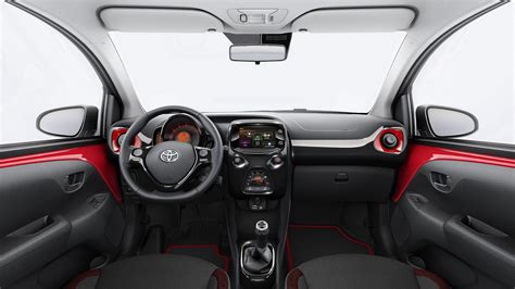 Interni Toyota Aygo X-Cite Red Edition
