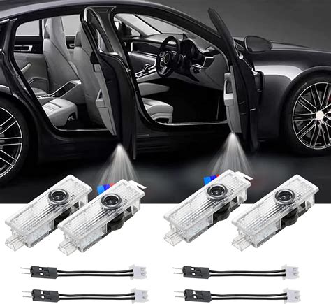 Installazione luci pozzanghera su portiera auto