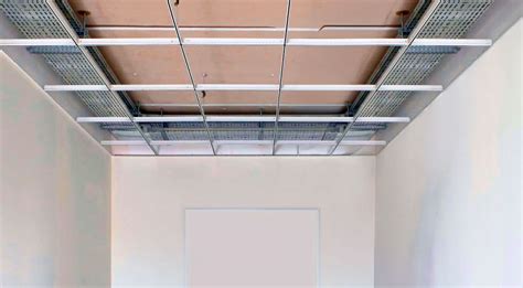 Installazione di un sistema audio da incasso in un controsoffitto in cartongesso