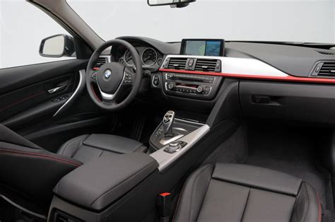 Interni BMW Serie 3 Touring (F31) con cruscotto