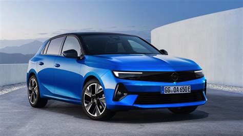 Opel Astra in diversi colori