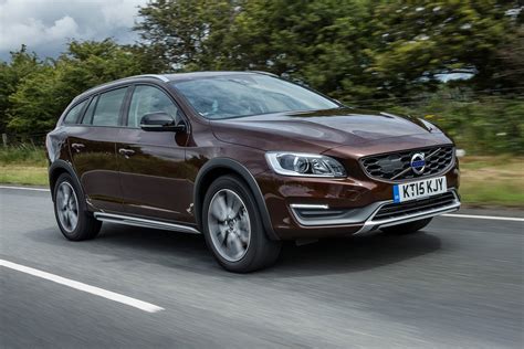 Dettaglio protezioni in plastica della Volvo V60 Cross Country