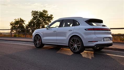 Schema del sistema propulsivo ibrido della Porsche Cayenne