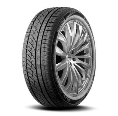 Pneumatici invernali Momo SUV POLE W4 su strada innevata