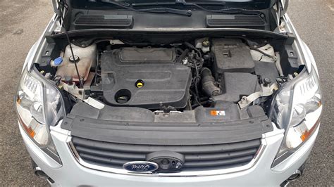 Vano motore Ford Kuga aperto