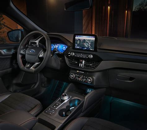 Interni Ford Kuga con cambio