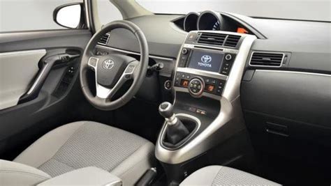 Interni Toyota Verso