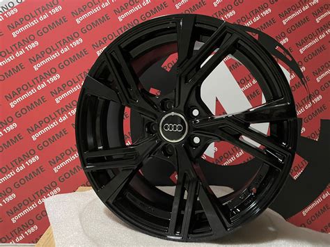 Schema con diverse dimensioni di cerchi Audi