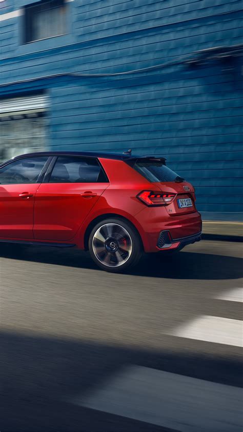 Vista esterna dell'Audi A1 Sportback con un focus sul design distintivo.