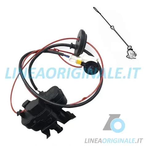 Manutenzione e lubrificazione del meccanismo di apertura sportellino carburante