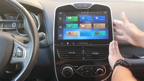 Schermata navigatore Renault Clio con mappa