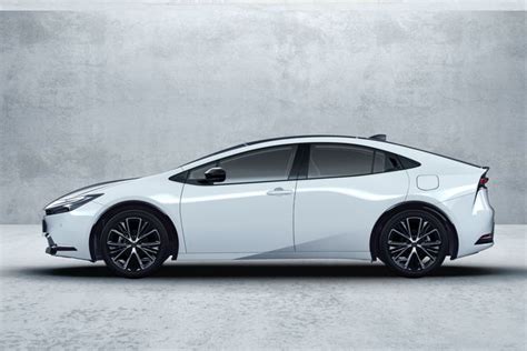 Profilo dinamico della nuova Toyota Prius