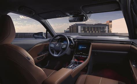 Lexus LBX interni e bagagliaio