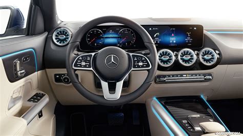 Mercedes GLA interni