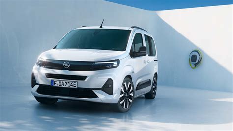 Opel Combo Electric in contesto lavorativo