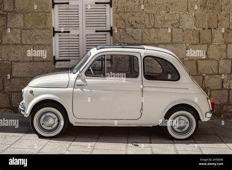 Iconic Fiat 500 in a classic setting