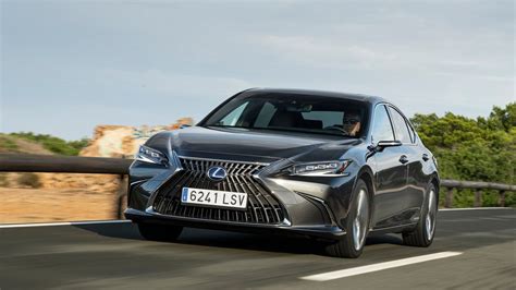 Lexus ES 300h frontale elegante
