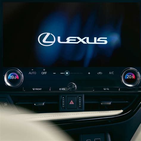 Maniglie interne Lexus NX con sistema di sicurezza