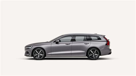 Volvo V60 frontale con luci a T