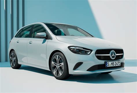Mercedes Classe B ultima generazione che enfatizza il design sportivo e l'abitacolo spazioso