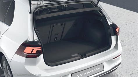 Volkswagen Golf 8 bagagliaio spazioso