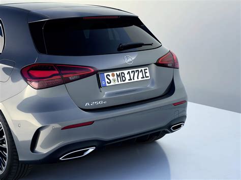 Mercedes-Benz Classe A 2023 posteriore