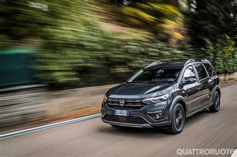 Dacia Jogger su strada