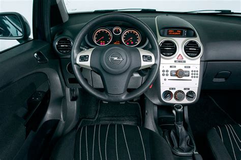 Interni Opel Corsa cruscotto