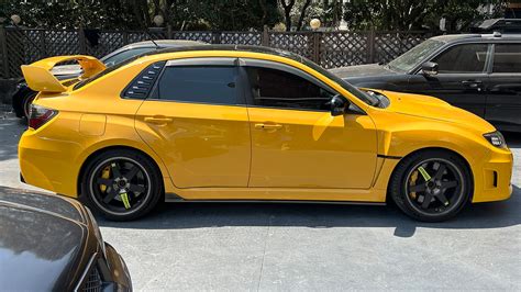Vista laterale della Subaru Impreza WRX STI 2008