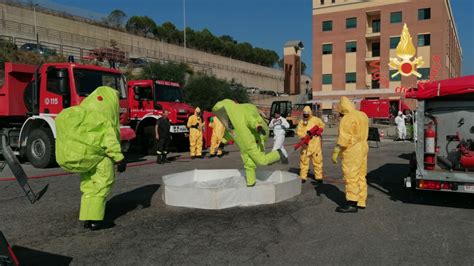 un mezzo NBCR dei vigili del fuoco