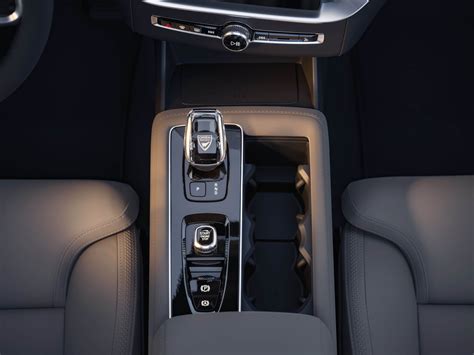 Volvo XC90 interni con leva del cambio automatico