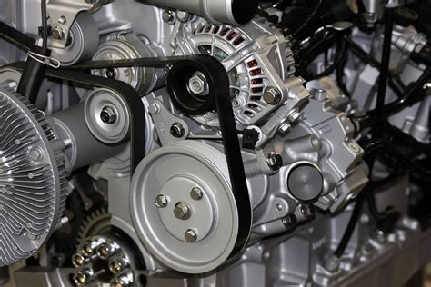 Motore con cinghia di distribuzione